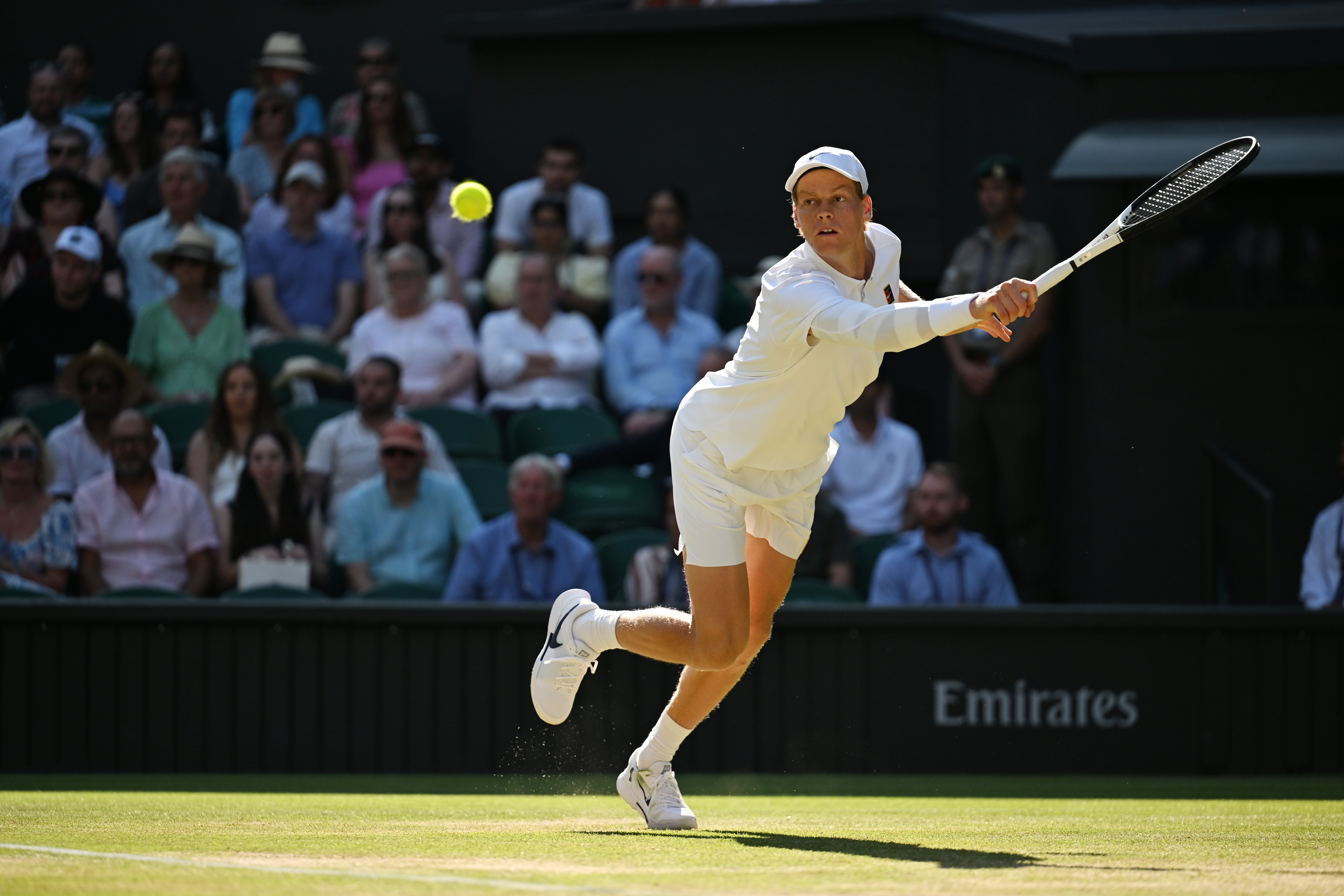 戴维斯杯险胜温网,辛纳惊艳四座 戴维斯杯险胜温网,辛纳惊艳四座