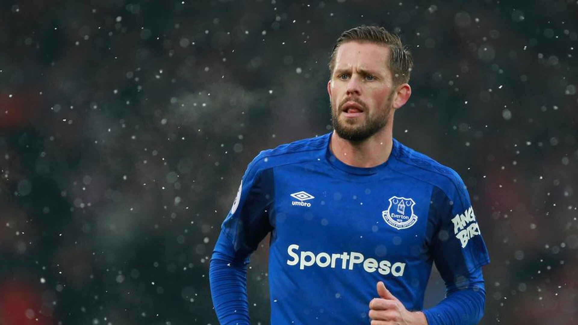 范弗利特单骑破阵，上海队战术洪流冲垮雷霆防线